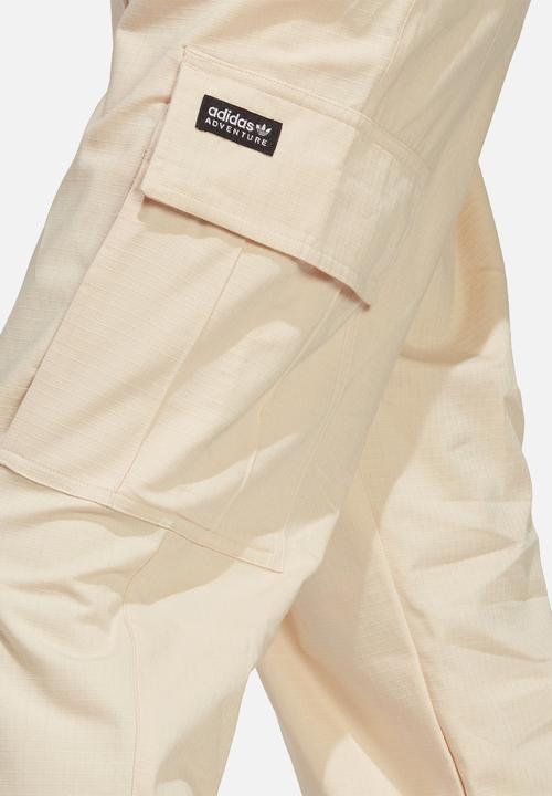adidas Originals - Adventure nature awakening cargo pants- sand strata