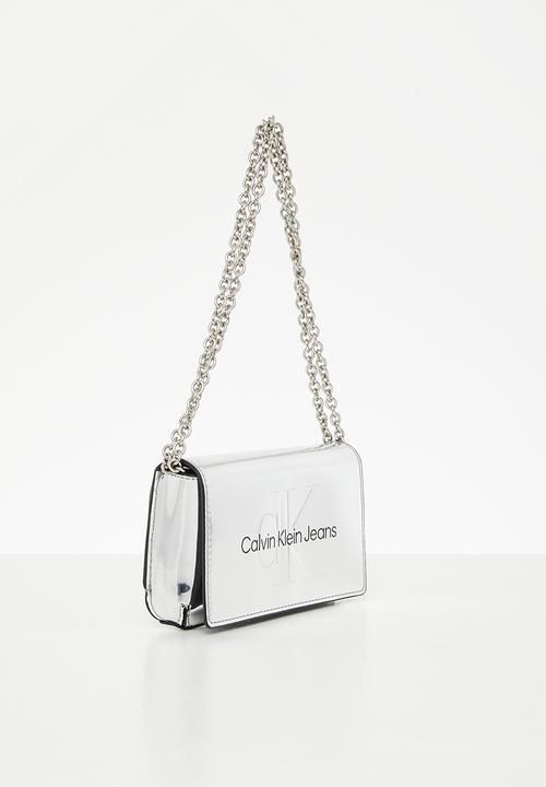 Calvin Klein - Sculpted ew flap phone cb - silver
