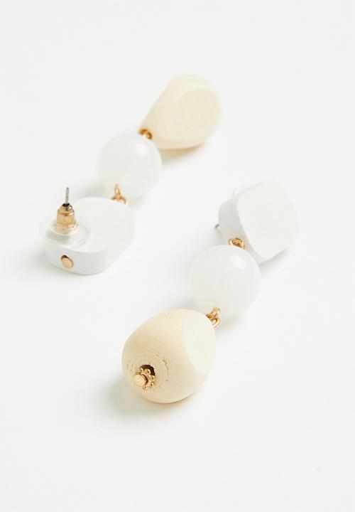 Superbalist - Iris stud earrings - white & neutral