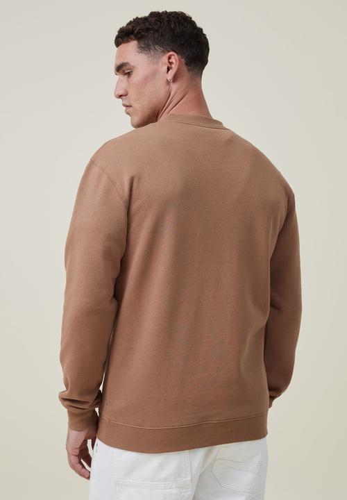 Cotton On - Graphic crew fleece - burnt almond/continuation