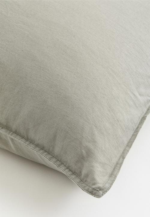 H&M - Washed linen pillowcase - sage green