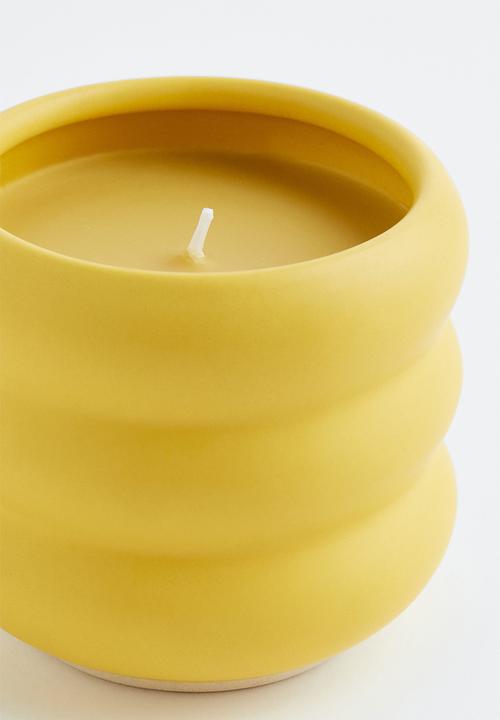 H&M - Scented candle in a stoneware holder - yellow/sichuan fig
