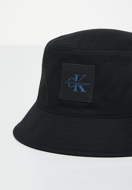 Calvin Klein - Tagged bucket hat - black