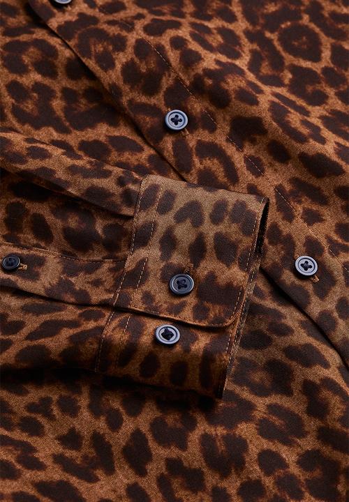 H&M - Regular fit patterned shirt - dark beige/leopard-print