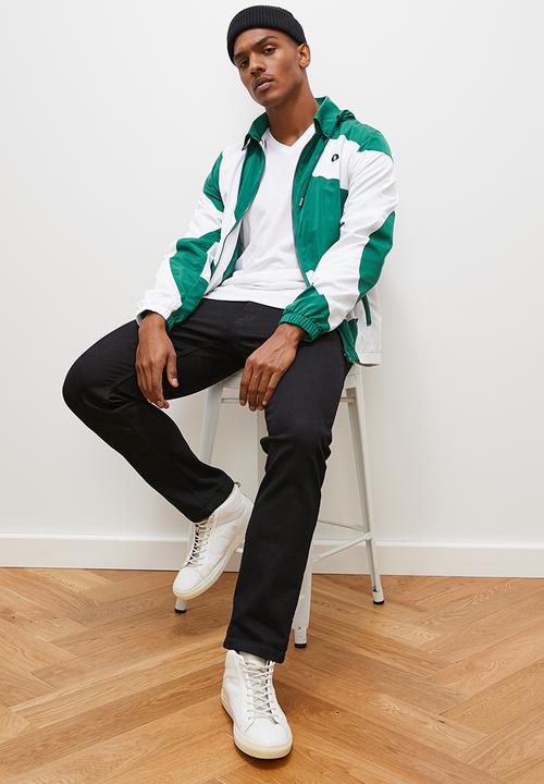 Lark & Crosse - Velo conscious v-neck neck tee w/ chest embroidery - white