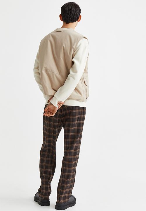 H&M - Regular fit crease-leg trousers - brown/checked