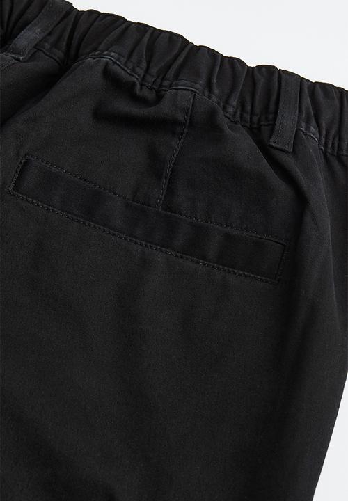 H&M - Regular fit twill cargo trousers - black