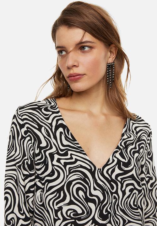 H&M - V-neck dress - black/patterned