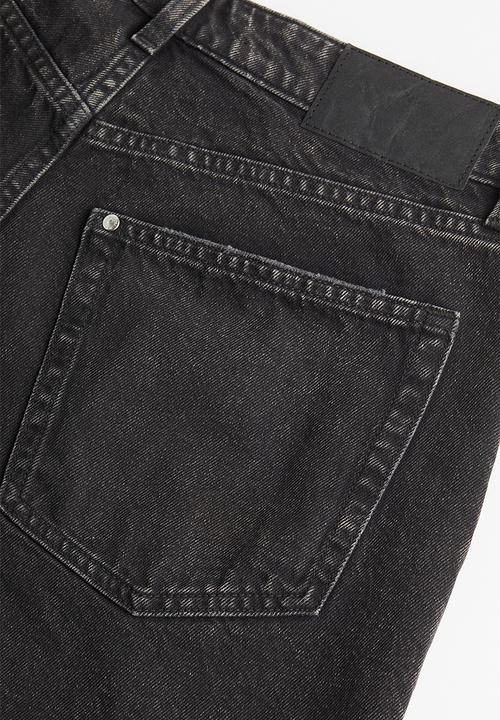 H&M - Curvy fit bermuda straight high denim shorts - black