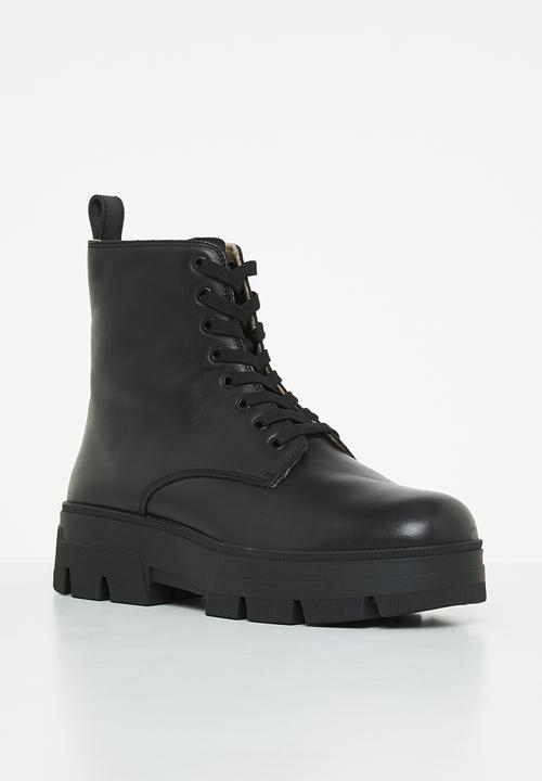 Calvin Klein - Chunky combat lace up leather boot - black