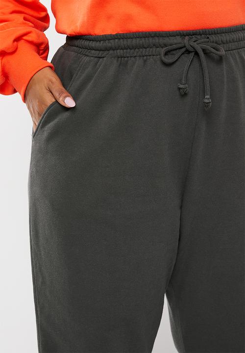 Cotton On - Plus classic washed trackpant - washed black