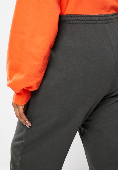 Cotton On - Plus classic washed trackpant - washed black