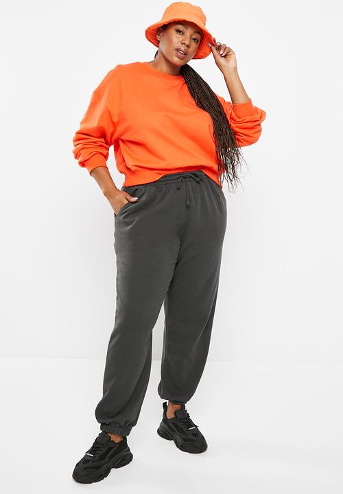 Cotton On - Plus classic washed trackpant - washed black