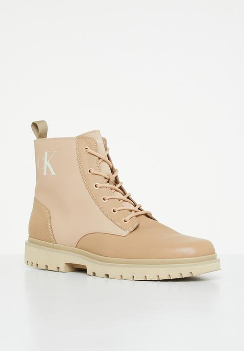 Calvin Klein - Lug lace up leather boot - candied ginger