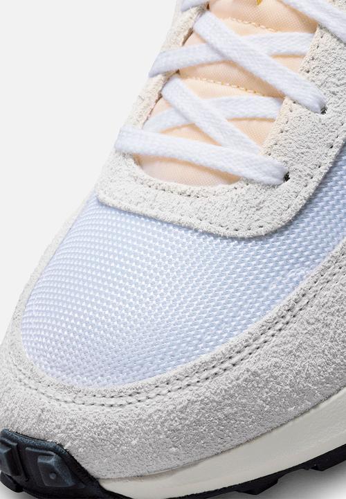 Nike - Waffle Debut