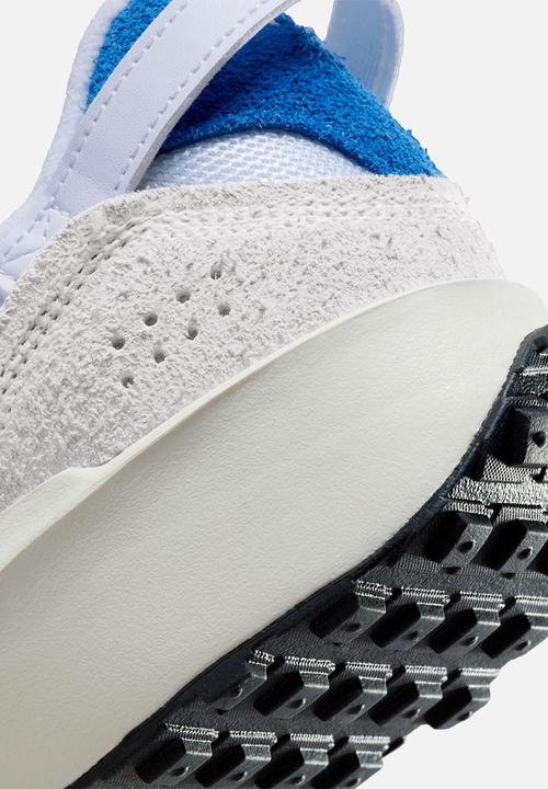 Nike - Waffle Debut