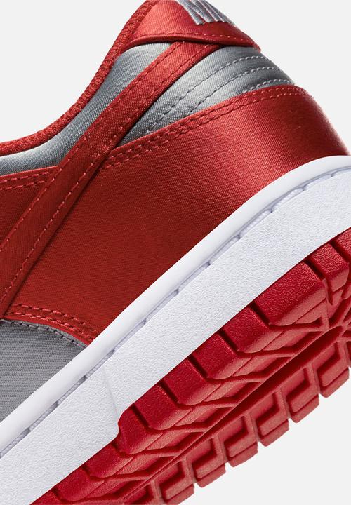 Nike - Dunk Low