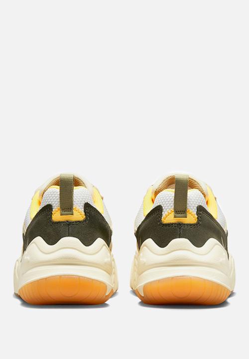 Nike - Tech Hera