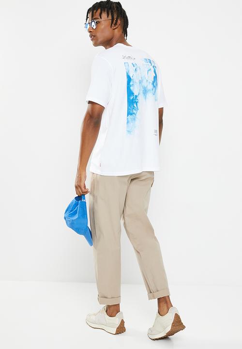 Levi’s® - Short sleeve relaxed fit tee art imitates life - white
