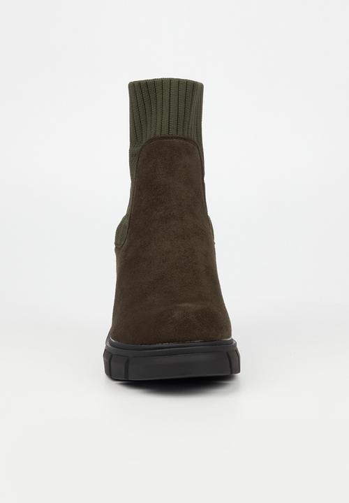 Butterfly Feet - Croyden 1 sock boot - olive
