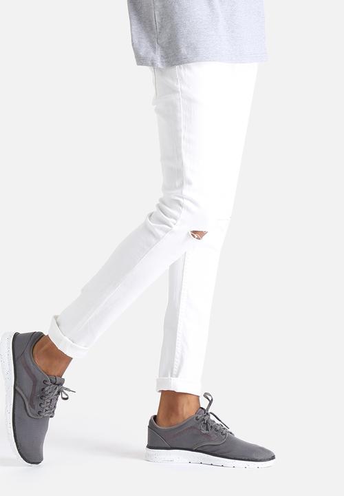 Only & Sons - Knee Cut Denims
