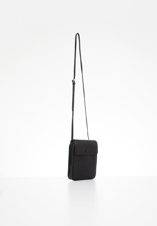 Calvin Klein - Sculpted ns phone cb pipping - black