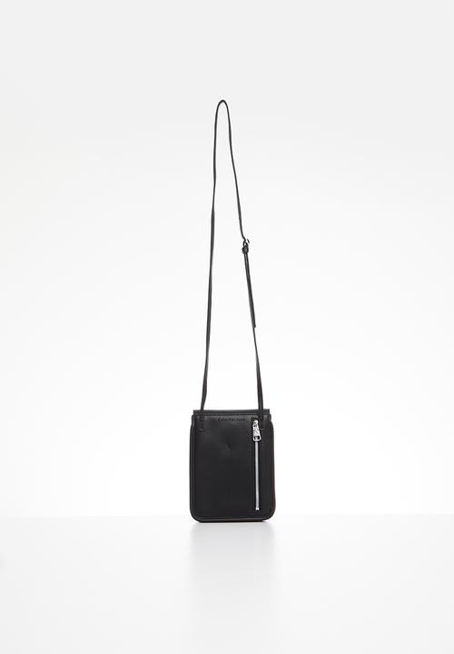 Calvin Klein - Sculpted ns phone cb pipping - black
