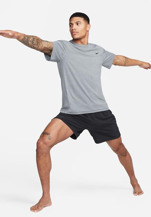 Nike - Nike Hyverse Dri-FIT UV Short-Sleeve Versatile Top