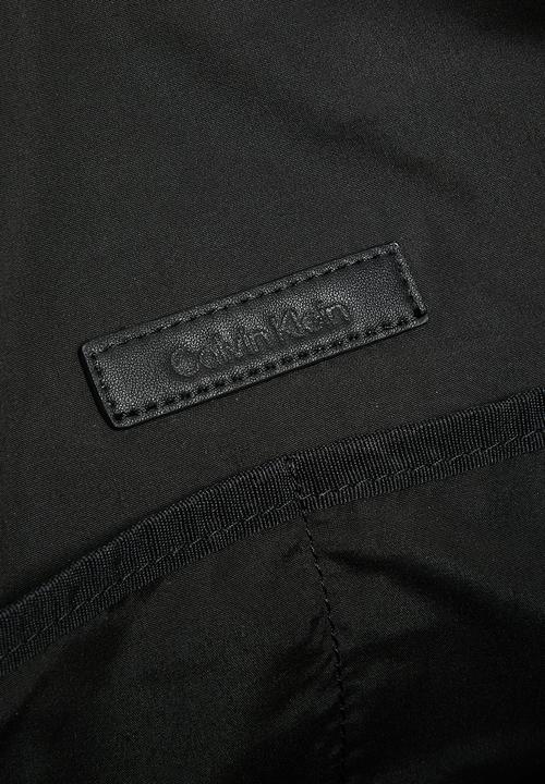 Calvin Klein - Ck must weekender - black