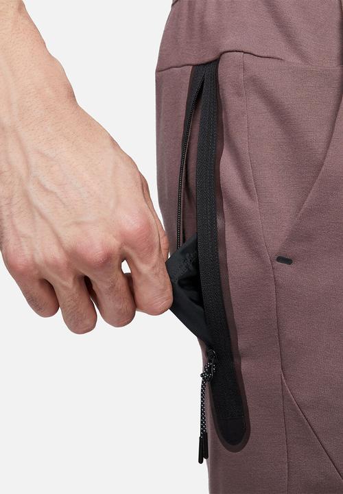 Nike - M Nike tech lightweight jogger - plum eclipse