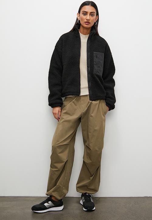 Superbalist - Funnel neck teddy - black