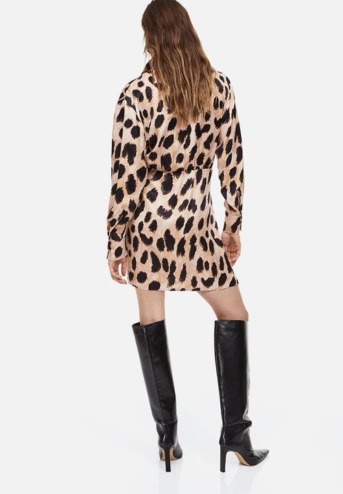 H&M - Satin wrapover shirt dress - beige/leopard print