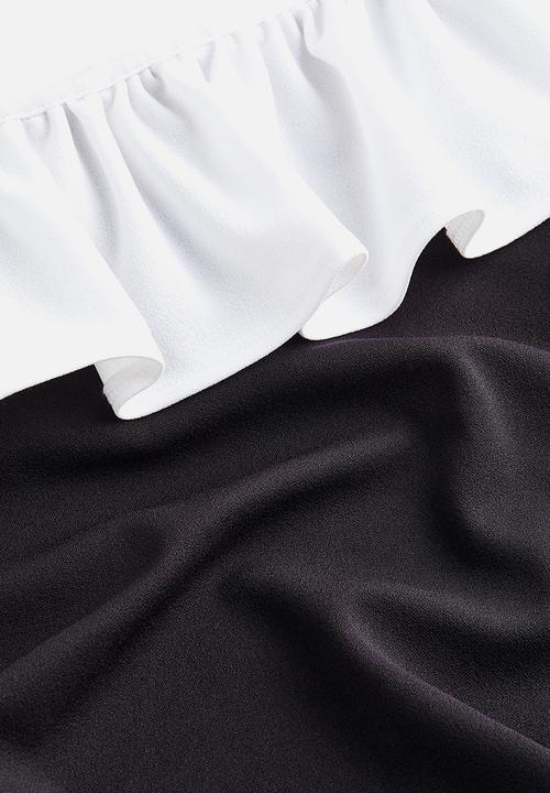 H&M - Flounced off-the-shoulder dress - black