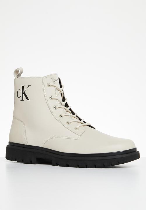 Calvin Klein - Lug lace up leather boot - eggshell
