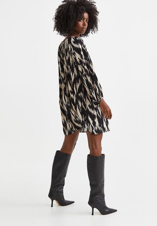 H&M - Balloon-sleeved crêpe dress - black/patterned