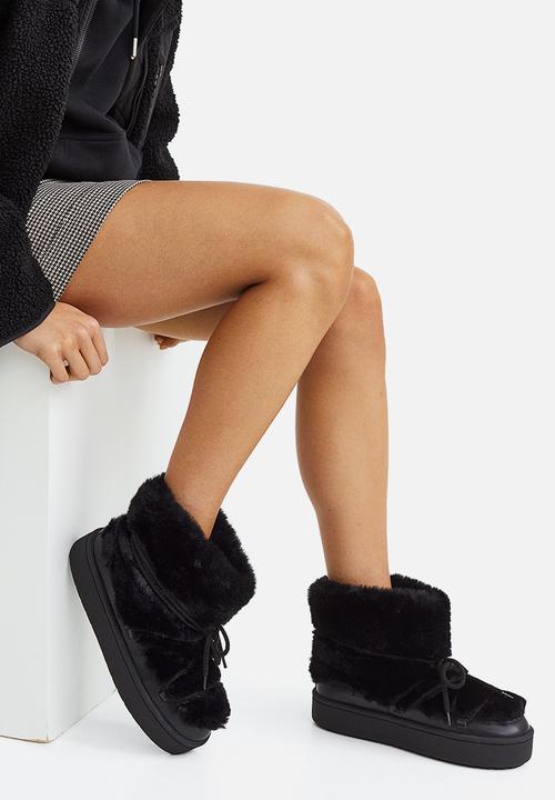H&M - Laced padded boots - black