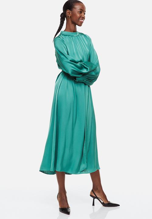 H&M - Tie-belt satin dress - green
