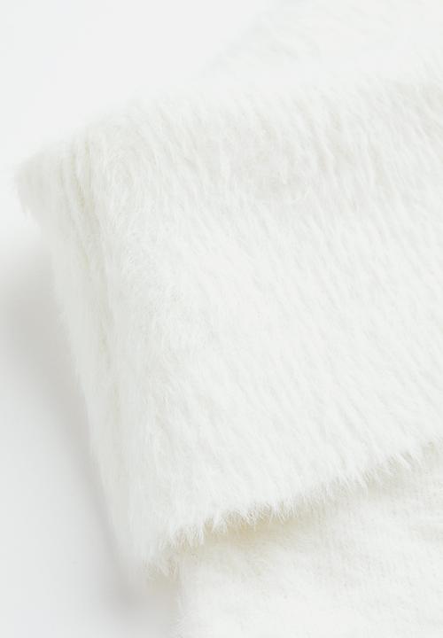 H&M - Fluffy off-the-shoulder dress - white