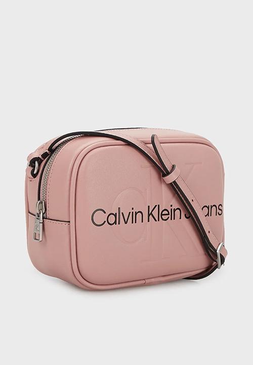 Calvin Klein - Sculpted camera bag18 - dark blush