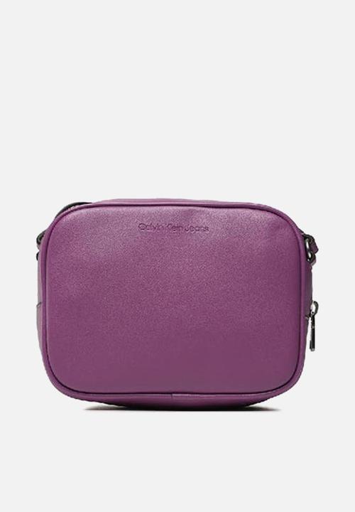 Calvin Klein - Sculpted camera bag18 - berry