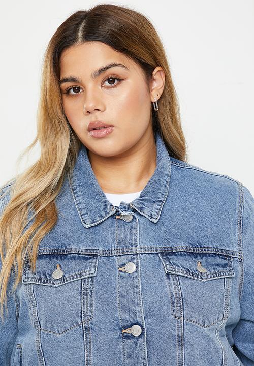 Cotton On - Plus girlfriend denim jacket - bells blue