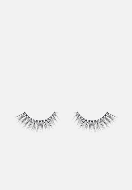 essence - Light as a feather 3D faux mink lashes 02