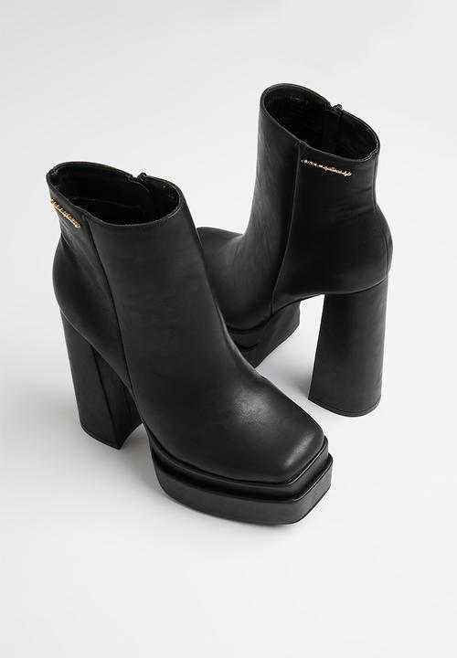 SISSY BOY - Wrong number platform boot - black