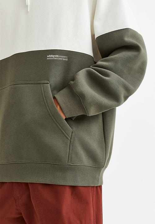 H&M - Relaxed fit hoodie - khaki green/block-coloured