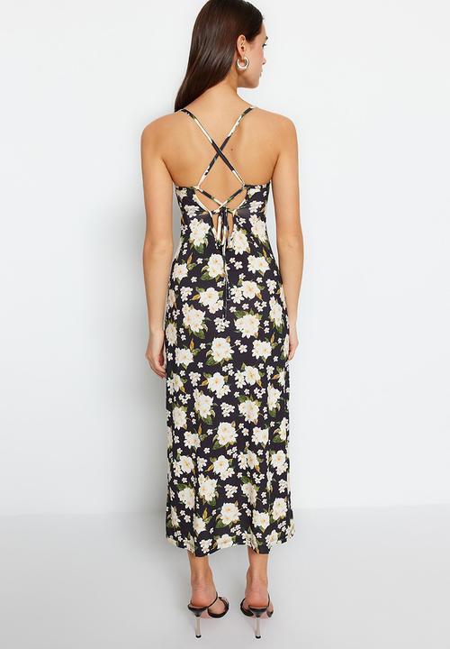 Trendyol - Sweetheart ruched midi dress - black