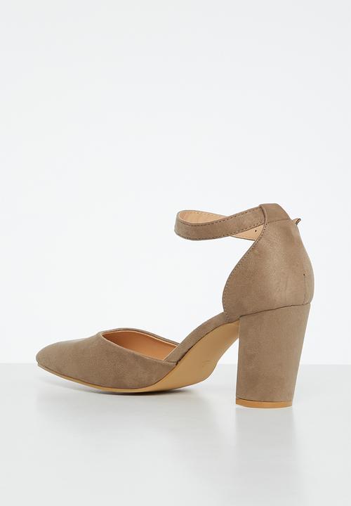 edit - Chloe anklestrap block heel - taupe