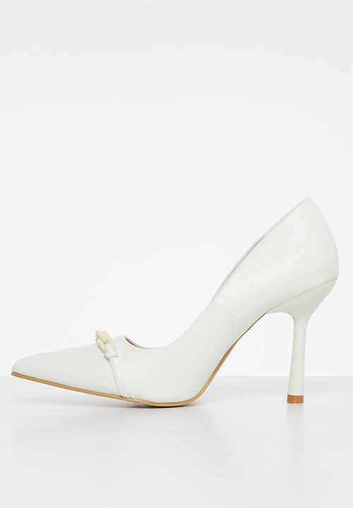 Superbalist - Josie court heel - off white