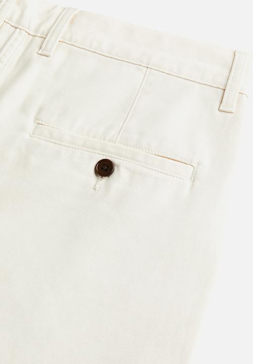 H&M - Essentials no 9: the chinos - cream