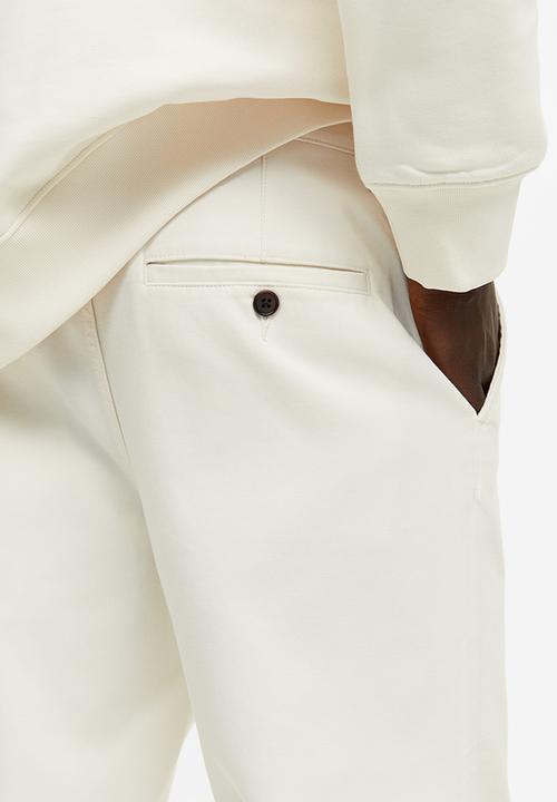 H&M - Essentials no 9: the chinos - cream