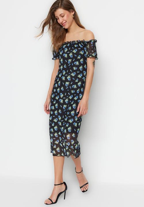 Trendyol - Floral off shoulder a-line dress - black